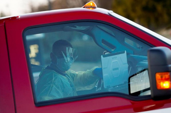 В США ребенок 16 часов пробыл с трупом зараженной коронавирусом матери